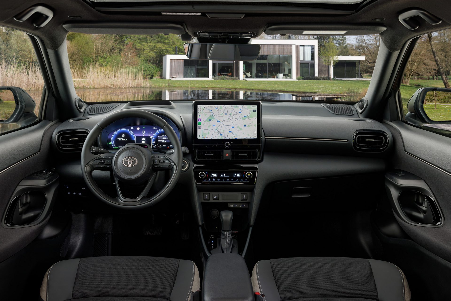 פנים Yaris Cross